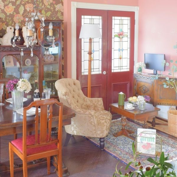 お揃いのバルボスレッグが可愛い、贅沢な時間を楽しむ部屋