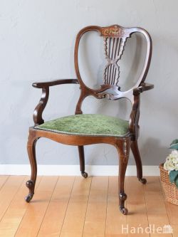 アンティークチェア・椅子 サロンチェア イギリスから届いたアンティークのアームチェア、象嵌が美しいローズウッドのナーシングチェア