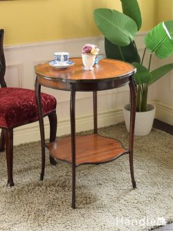 アンティーク家具 アンティークのテーブル 英国から届いたアンティークのサイドテーブル、天板の象嵌が美しいマホガニー材のテーブル