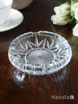 アンティーク雑貨 トレイアンティーク アンティークガラスの灰皿、イギリスから届いたプレスドグラスのアンティーク雑貨