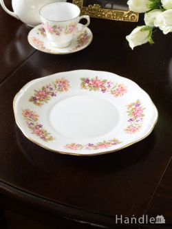 アンティーク雑貨 アンティーク食器 コルクラフ(Colclough)のアンティーク食器、お花模様が華やかなB&Bプレート
