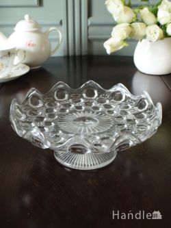 アンティーク雑貨 アンティーク食器 アンティークガラスのケーキスタンド、水玉模様の美しいプレスドグラス