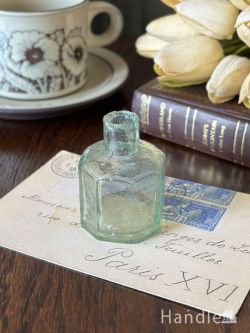 アンティーク雑貨 アンティークビン・香水瓶 英国アンティークのおしゃれな瓶、ぬくもりが感じられるアンティークガラスのインクボトル