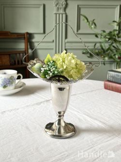 アンティーク雑貨 アンティーク花瓶 透かし彫りが美しいシルバープレートの贅沢な花器、英国ビクトリア朝のアンティーク「イパーン」