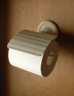 DIYグッズ トイレットペーパーホルダー 真鍮製 アンティーク風仕上げのペーパーホルダー (ホワイト・デザインJ・ビス付き)