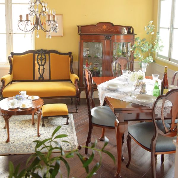 英国クラシックスタイルのティータイムを楽しむお部屋