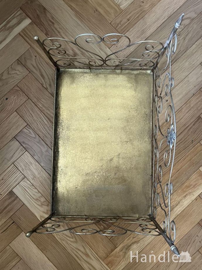 座クッションを取ると・・・