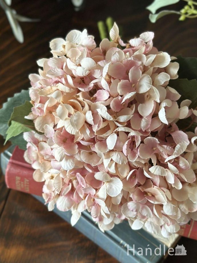 おしゃれなアーティシャルフラワー