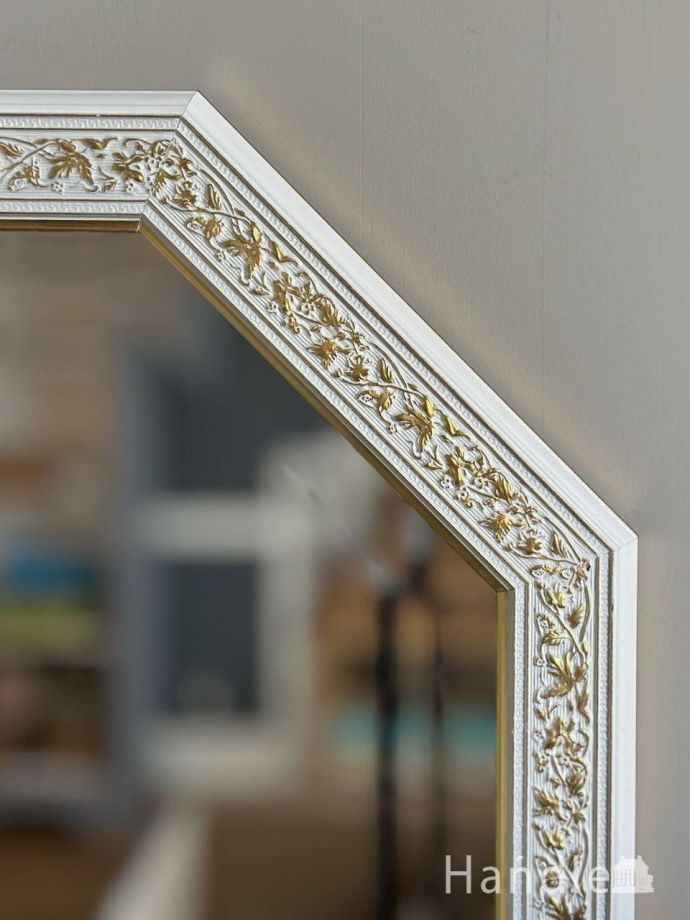 イタリア生まれのおしゃれなウォールミラー