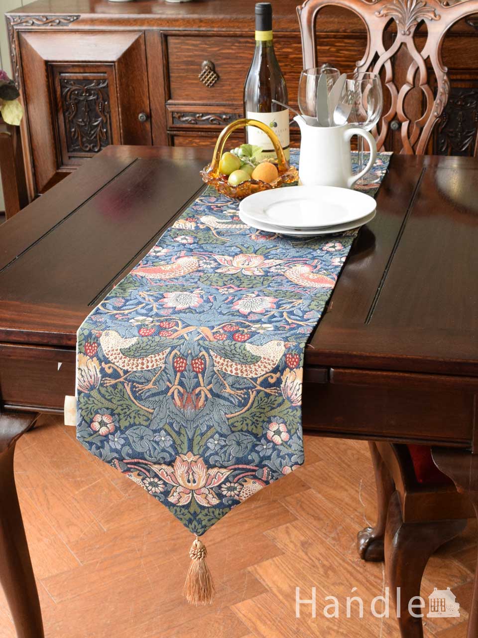 ジェニファーテイラーのテーブルランナー、いちご泥棒モチーフのテーブルクロス (n20-373)