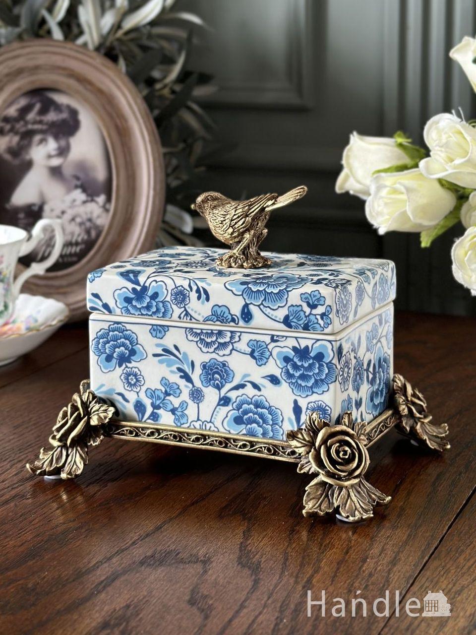 アンティーク調のおしゃれな雑貨、シノワズリの雰囲気が素敵な磁器の小物入れ(小鳥と薔薇) (n21-105)