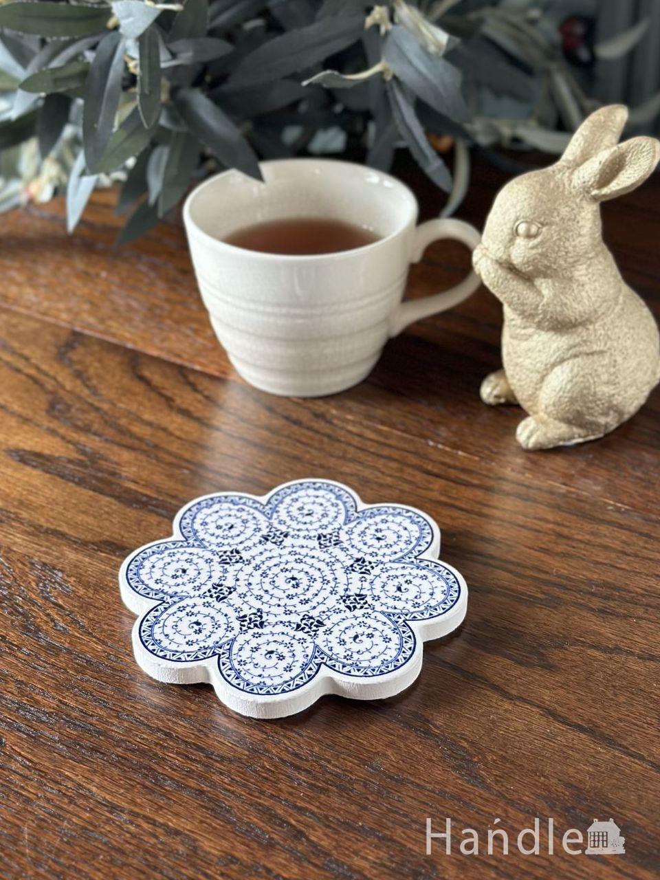 お花の形がとっても可愛い、トルコ生まれのイズニックコースター(ホワイト✕ブルー) (n22-209)