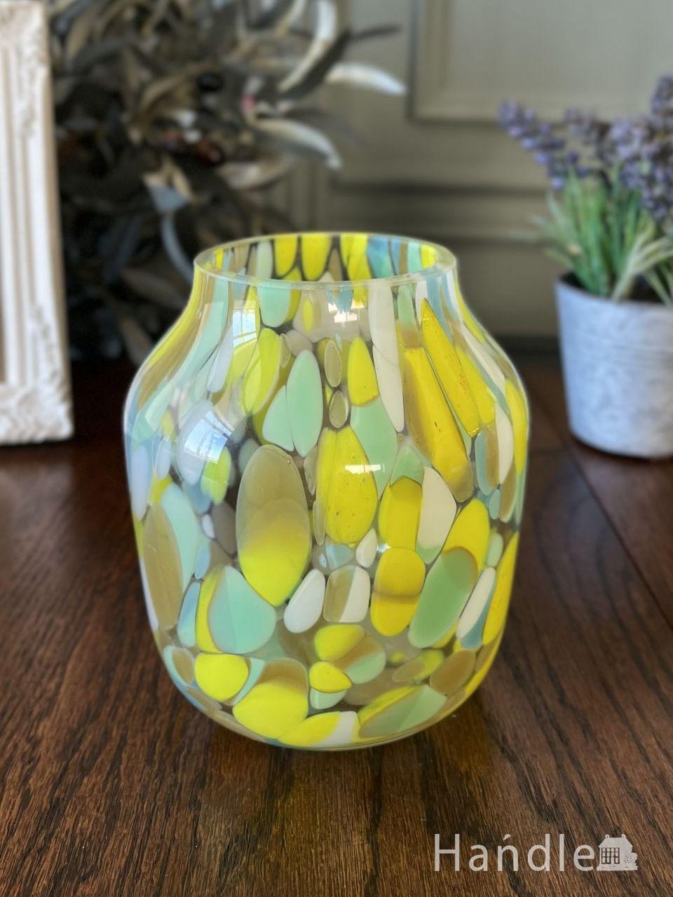 イエロー✕グリーンのマーブルガラスが可愛い、おしゃれなフラワーベース (n22-217)
