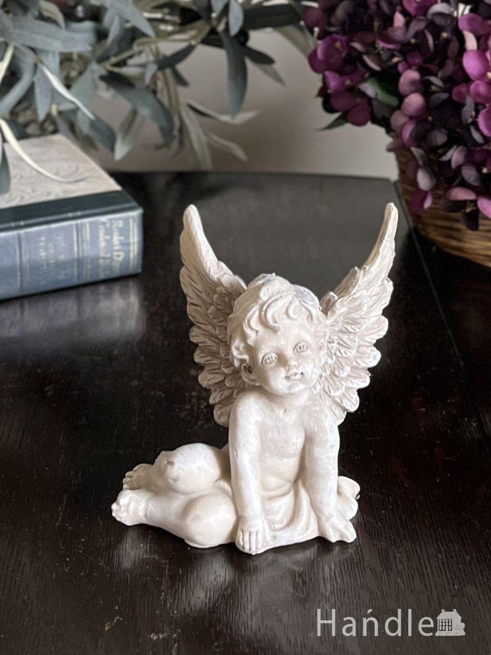 フランスアンティーク風のディスプレイ雑貨、お座りする天使のモチーフが可愛いオブジェ (n22-249)