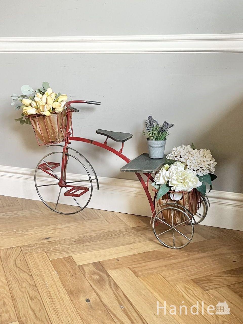 赤い三輪車の形をしたおしゃれな花台、アンティーク調のプランタースタンド (n22-225)