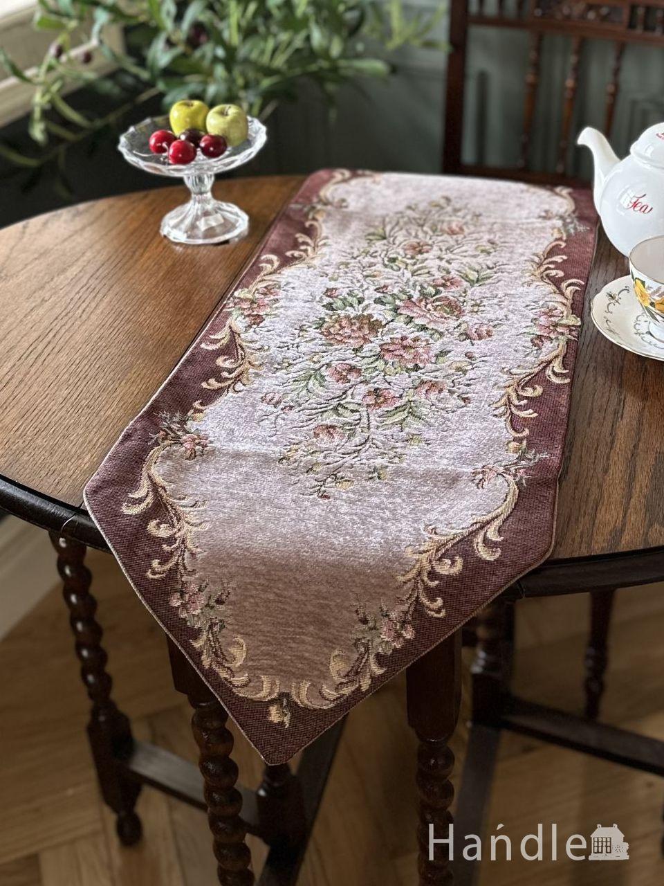 プチポワン調の刺繍が入ったミニサイズのランナー、花柄の刺繍が華やかなテーブルランナー(30✕90) (n20-356)