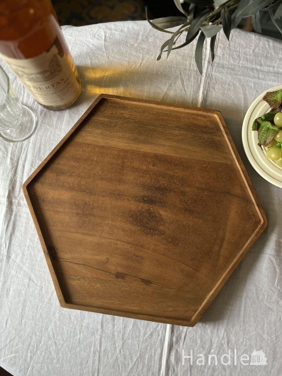 おしゃれなお盆、木製のヘキサゴントレイ(アカシア材) (n23-065)