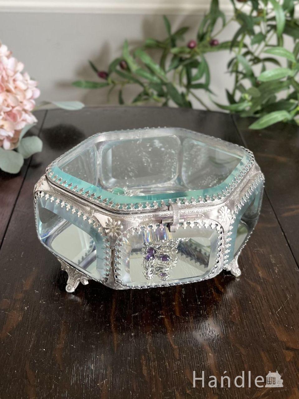 キラキラ輝く六角形のガラスの小物入れ、アンティーク調の美しいジュエリーボックス (n20-408)