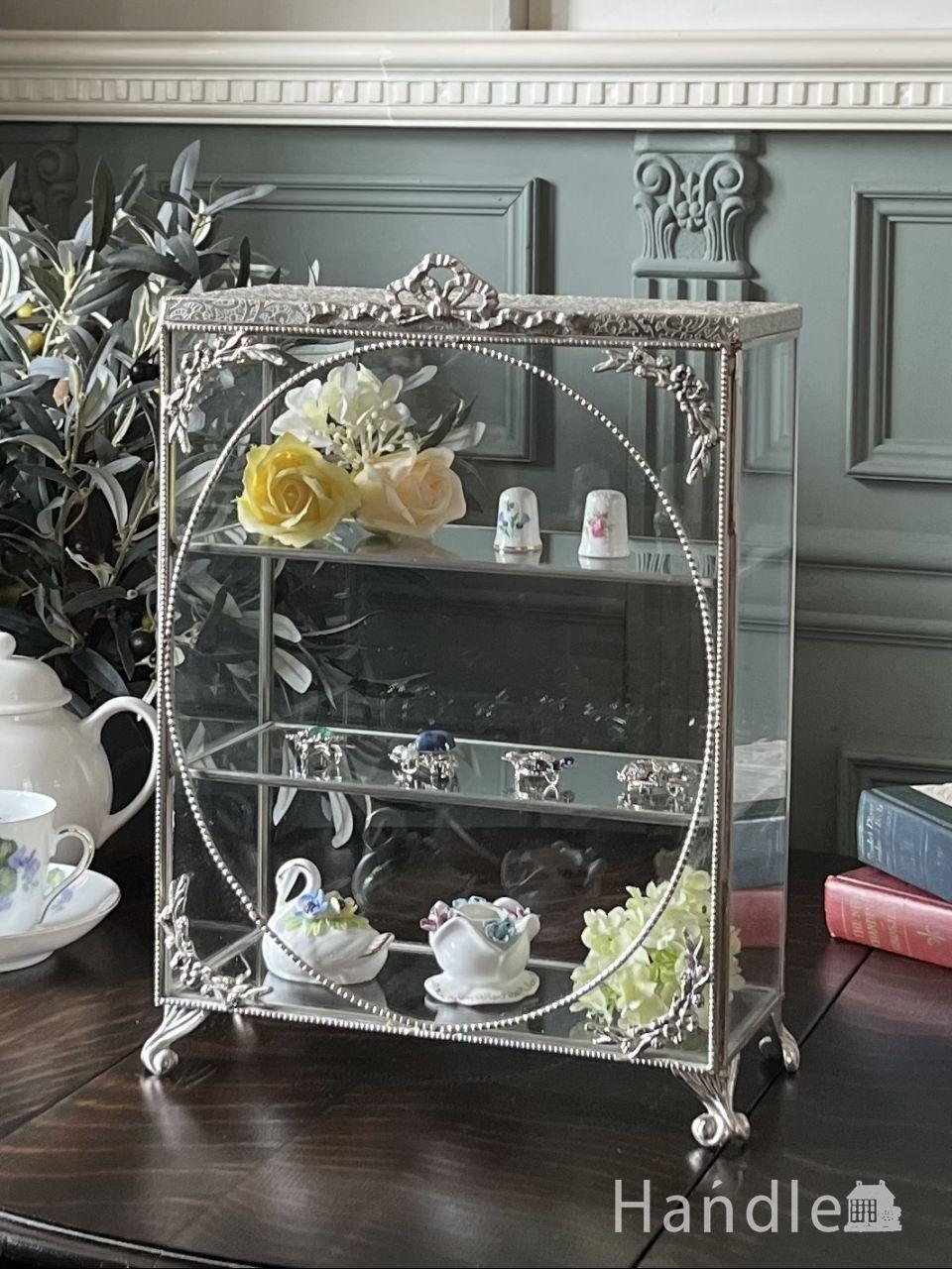 フレンチスタイルの美しい卓上飾り棚、猫足がおしゃれなガラスのジュエリーキャビネット (n20-392)